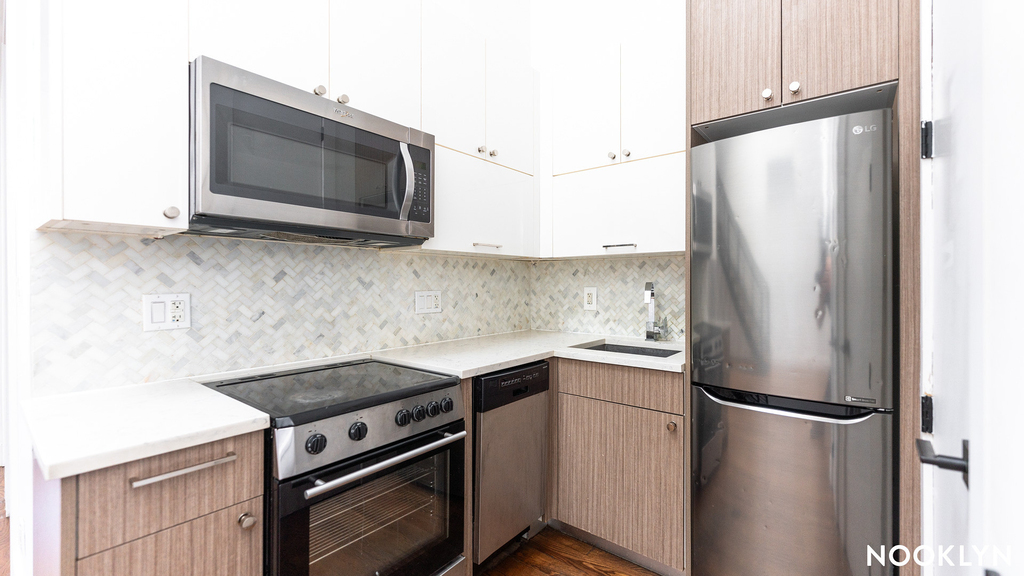 1784 Broadway - Photo 8