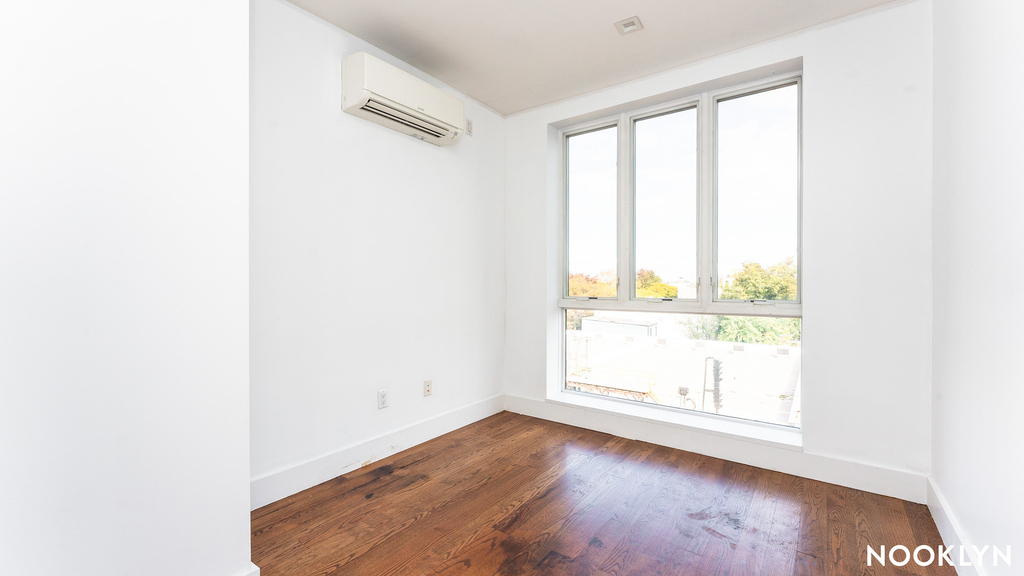 1784 Broadway - Photo 18