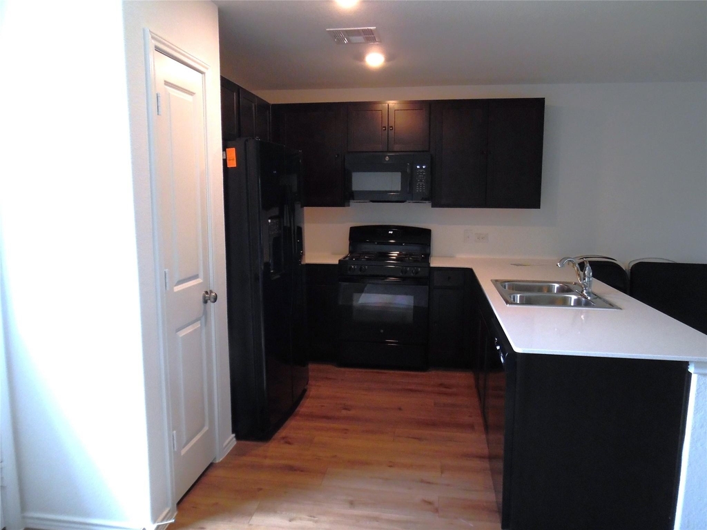 2307 Tornado Aly - Photo 6