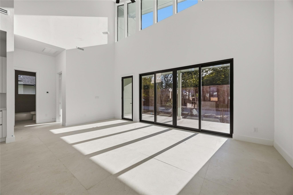 513 Archer St - Photo 2