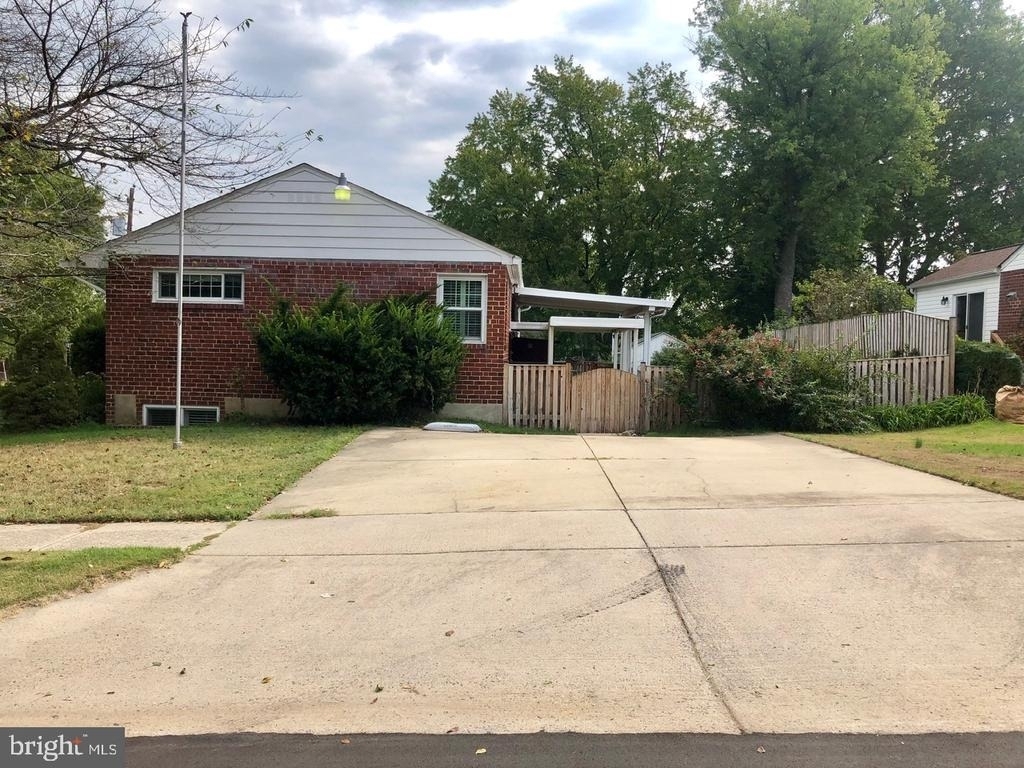 701 Robert Road - Photo 2