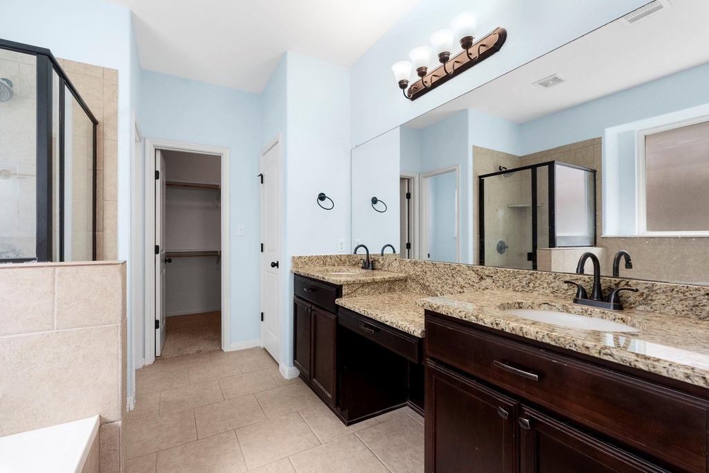 8525 Reggio St - Photo 16