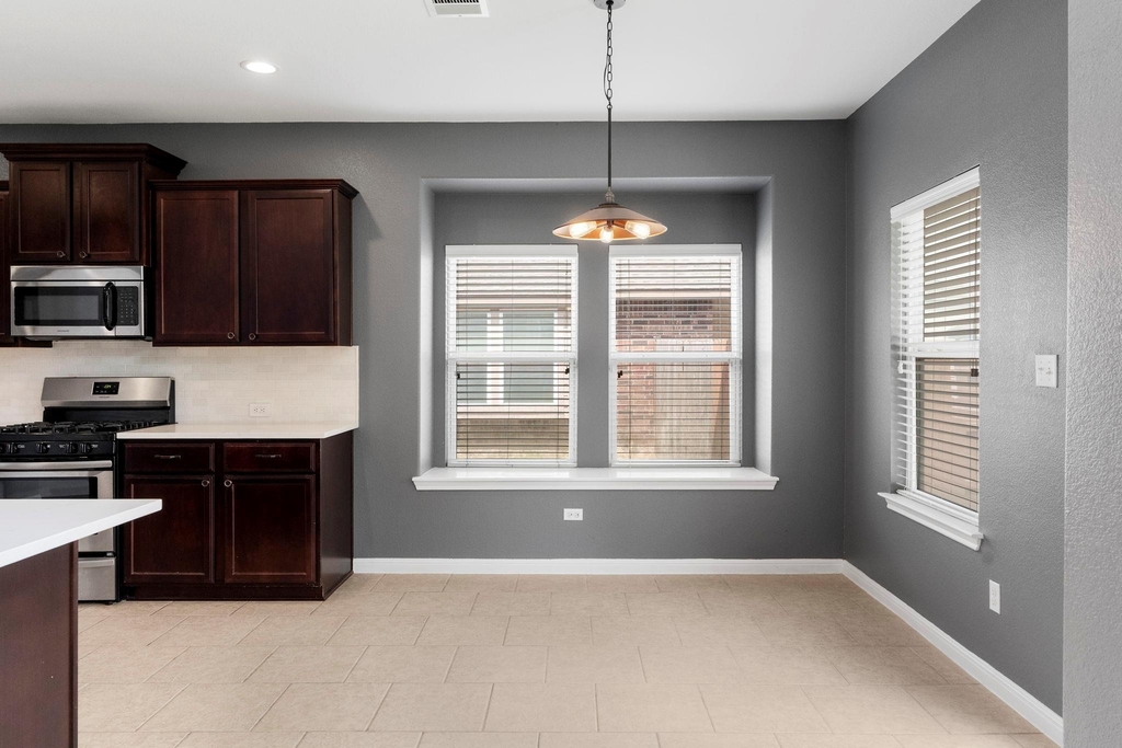 8525 Reggio St - Photo 10