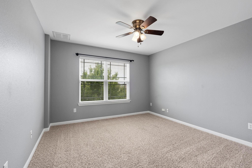 8525 Reggio St - Photo 21