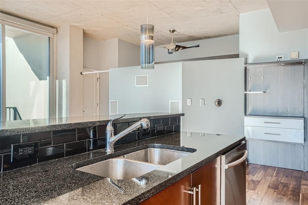 360 Nueces St - Photo 17