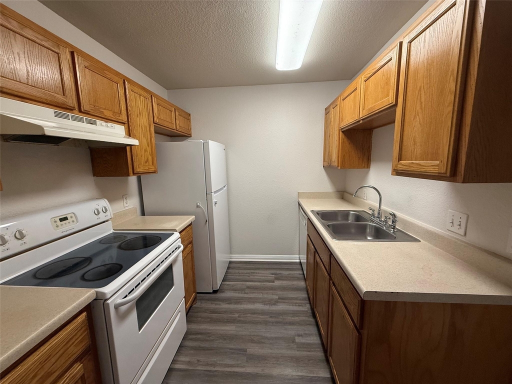 8713 Talyne Chaise Cir - Photo 4