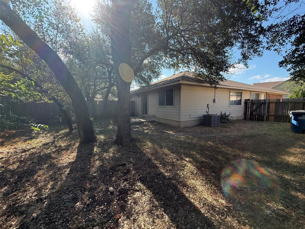 8713 Talyne Chaise Cir - Photo 11
