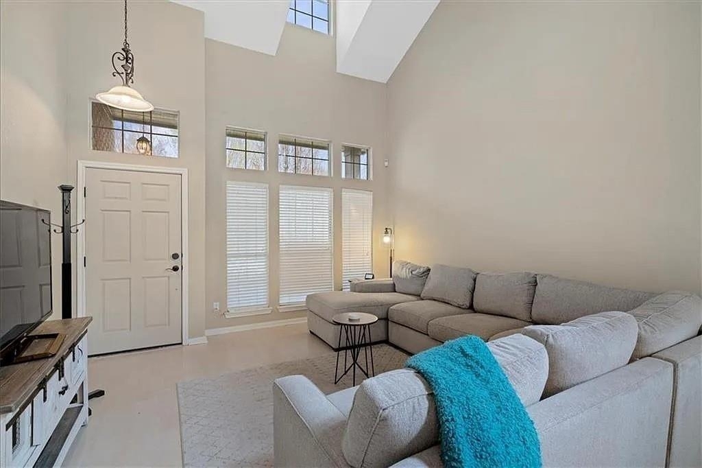 1006 Oaklands Dr - Photo 3