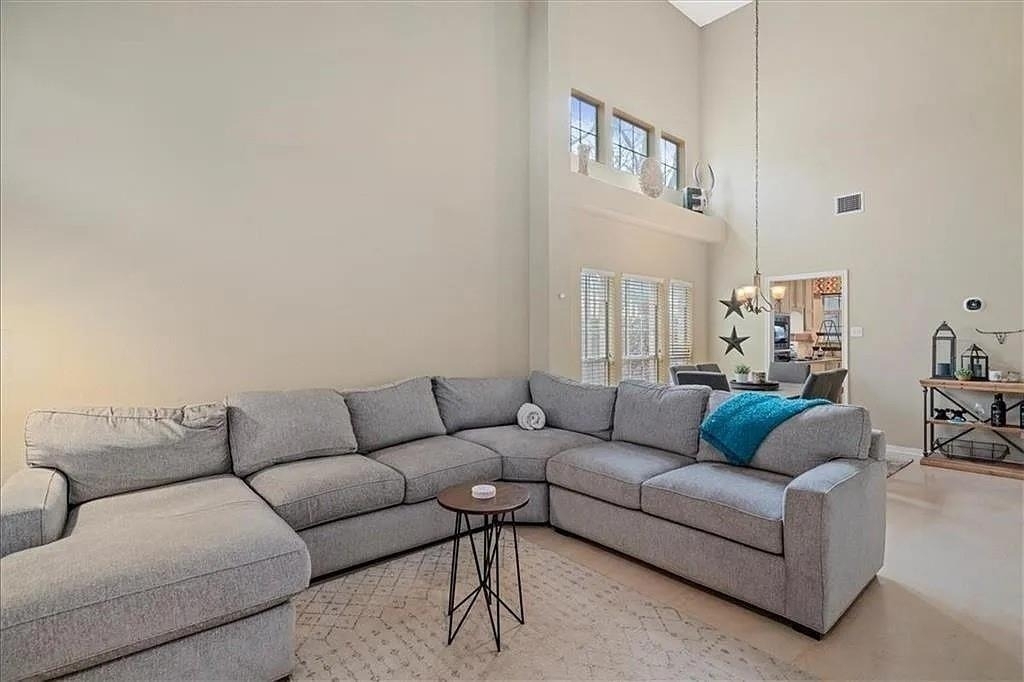 1006 Oaklands Dr - Photo 2