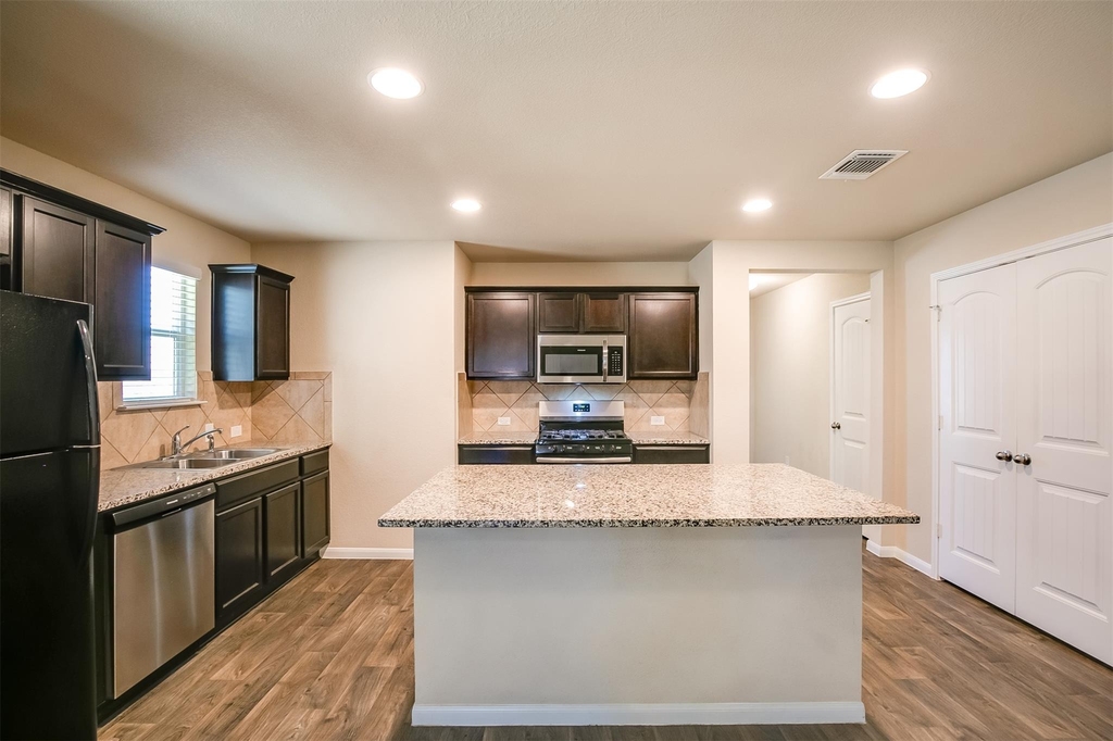 15008 Custis Ln - Photo 6