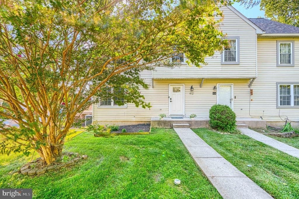412 Darby Lane - Photo 0