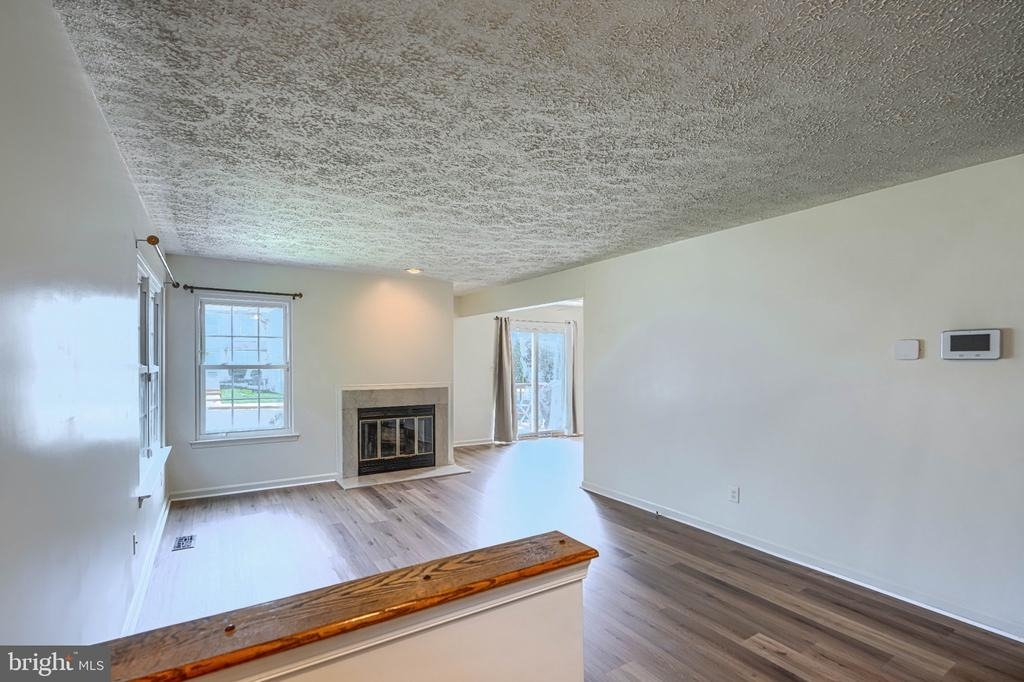 412 Darby Lane - Photo 2