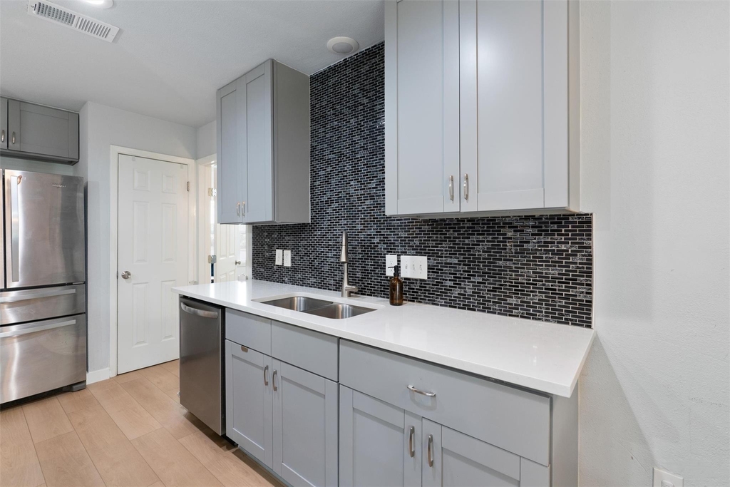 9107 Shepard Dr - Photo 5