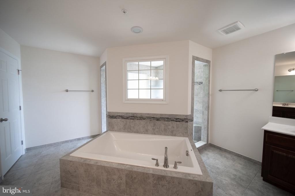 7356 Tottenham Drive - Photo 15
