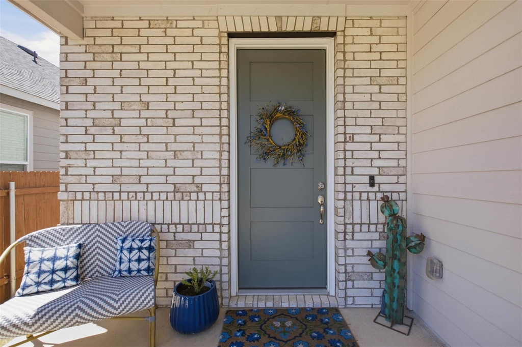 4605 Colmar Dr - Photo 2