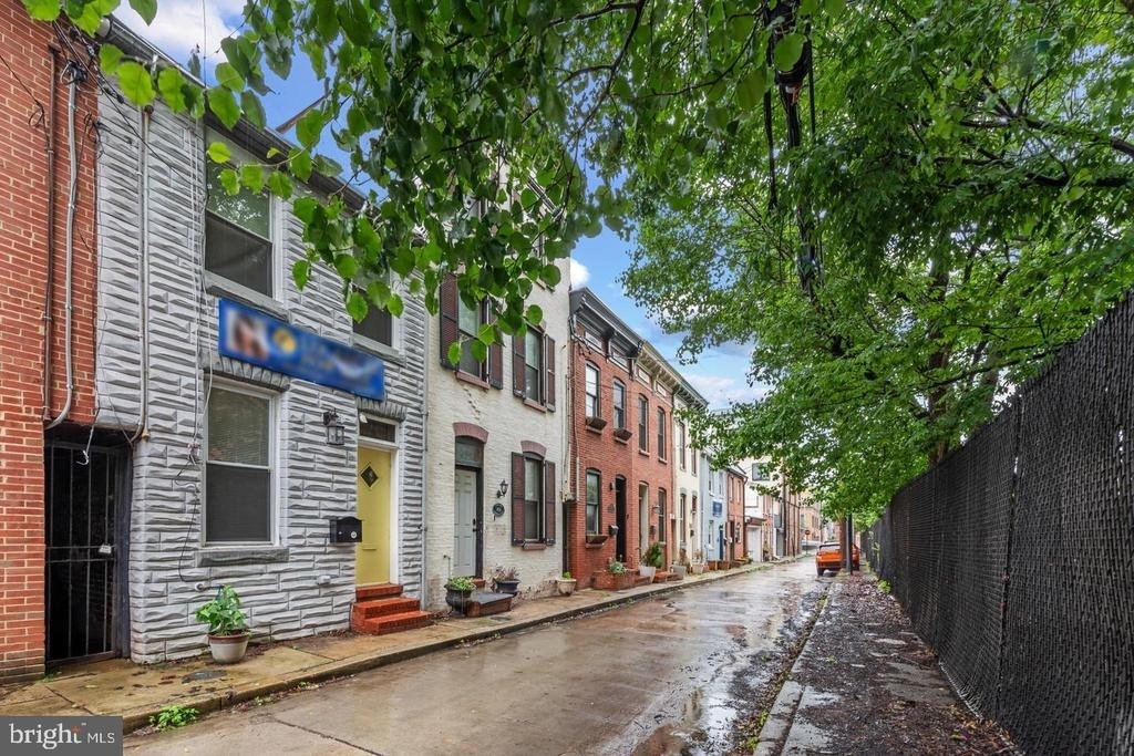 607 S Durham Street - Photo 1