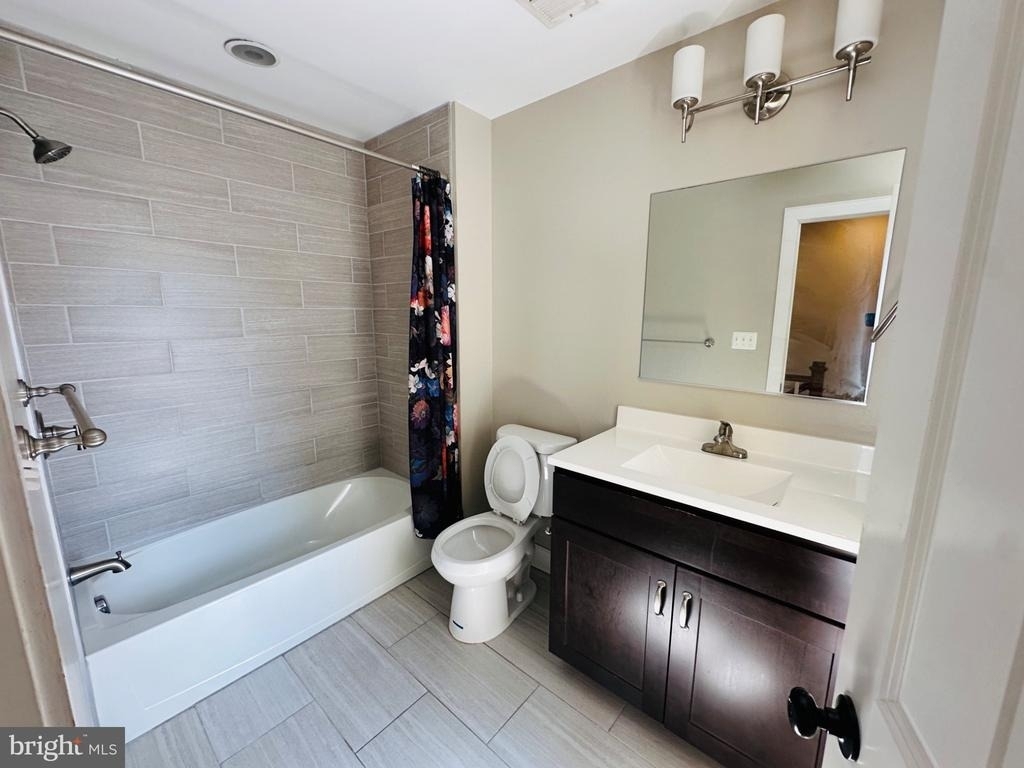 429 E Lanvale Street E - Photo 9