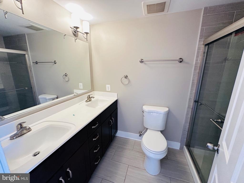 429 E Lanvale Street E - Photo 15