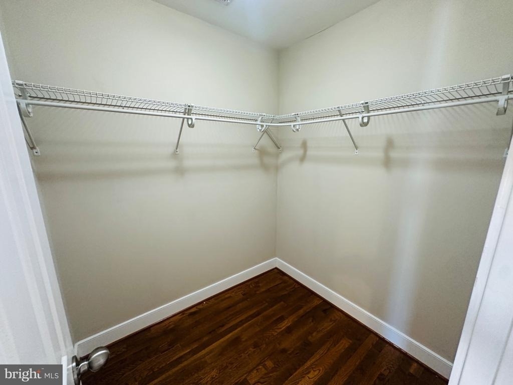 429 E Lanvale Street E - Photo 19