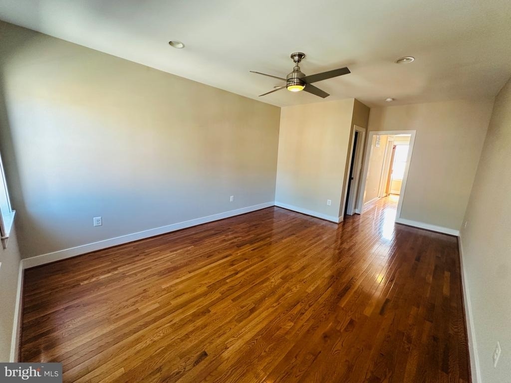 429 E Lanvale Street E - Photo 18