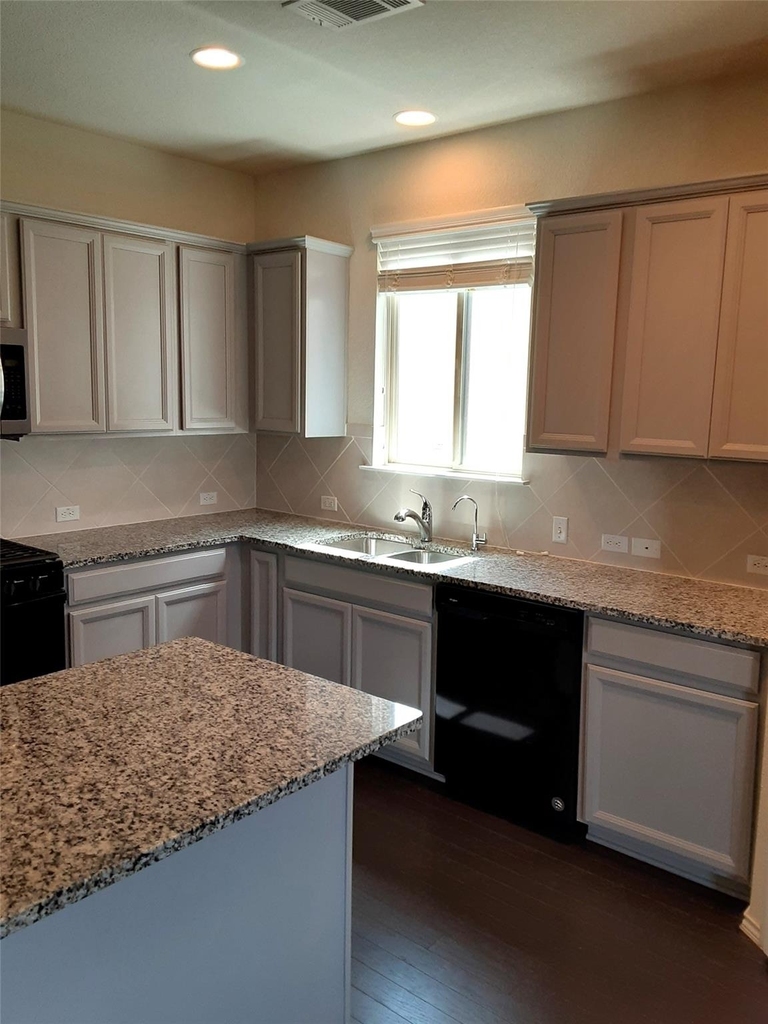 504 Coffee Berry Dr - Photo 2