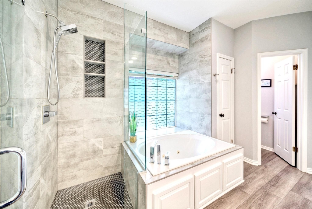 3002 Barton Point Cir - Photo 20