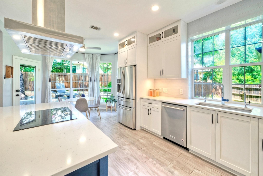 3002 Barton Point Cir - Photo 15
