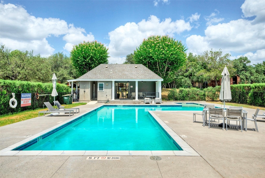 3002 Barton Point Cir - Photo 36