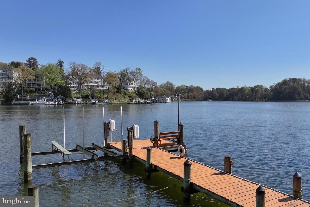 928 Waterview Drive - Photo 4