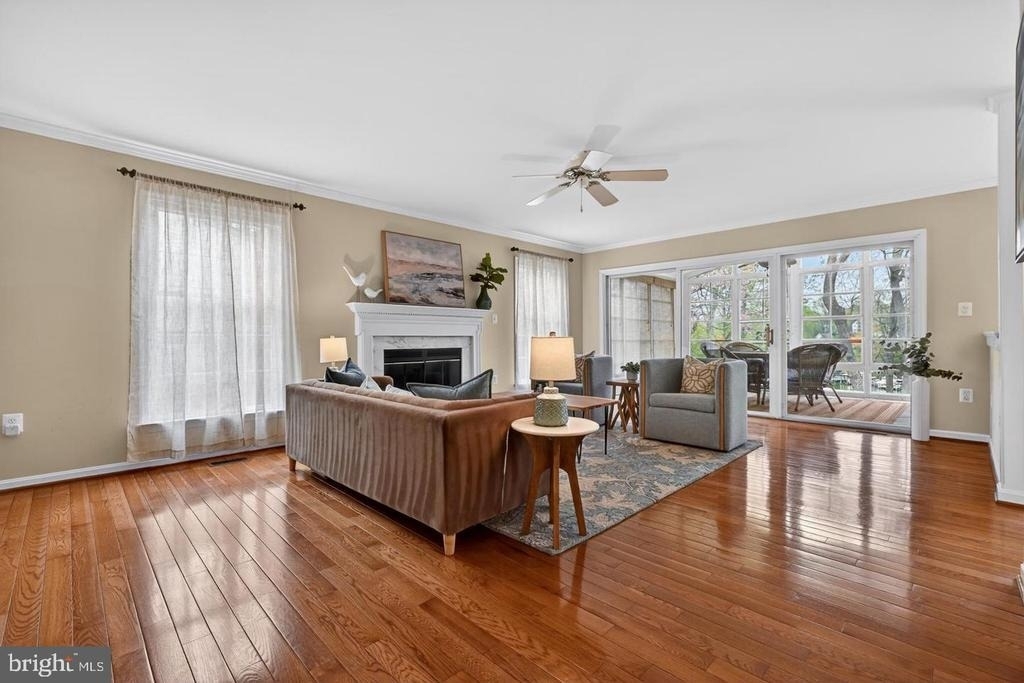 928 Waterview Drive - Photo 5