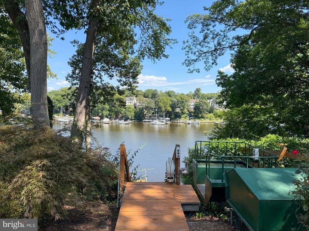 928 Waterview Drive - Photo 3