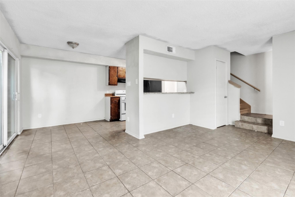 5805 Cougar Dr - Photo 1