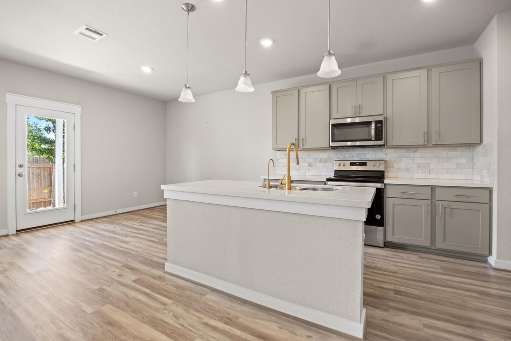 441 Fieldwood Dr - Photo 8