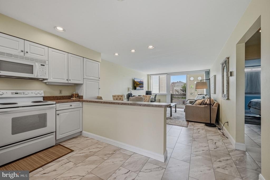 1 Virginia Avenue - Photo 2
