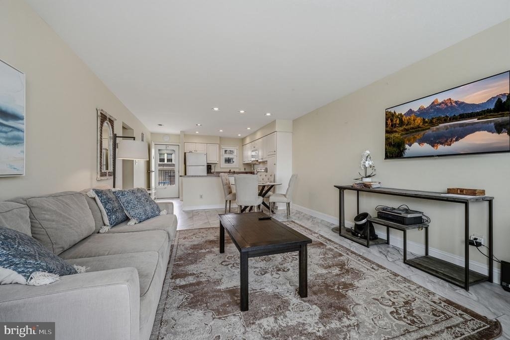 1 Virginia Avenue - Photo 5