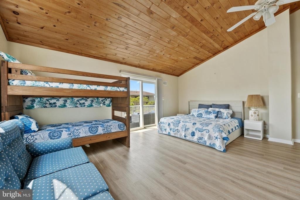 35205 Hassell Avenue - Photo 38