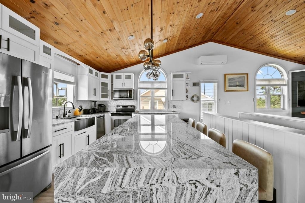 35205 Hassell Avenue - Photo 31