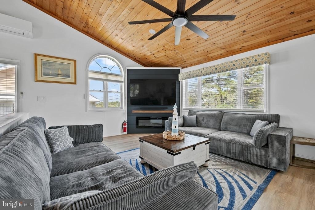 35205 Hassell Avenue - Photo 30