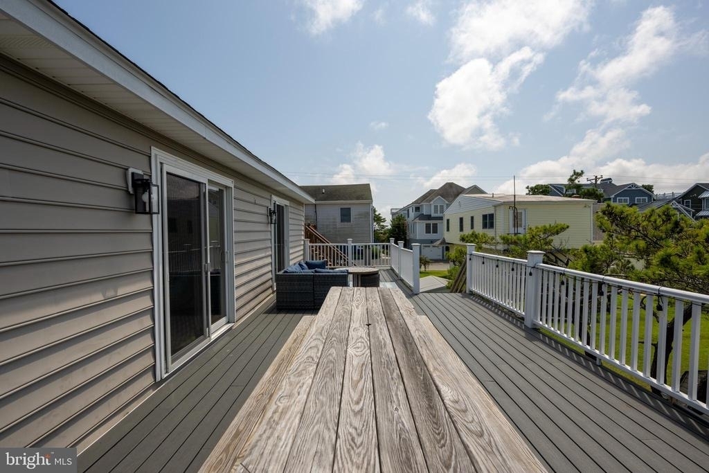 35205 Hassell Avenue - Photo 15