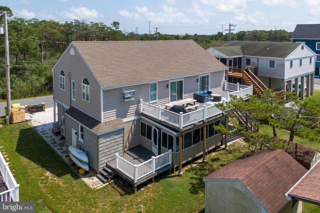35205 Hassell Avenue - Photo 9
