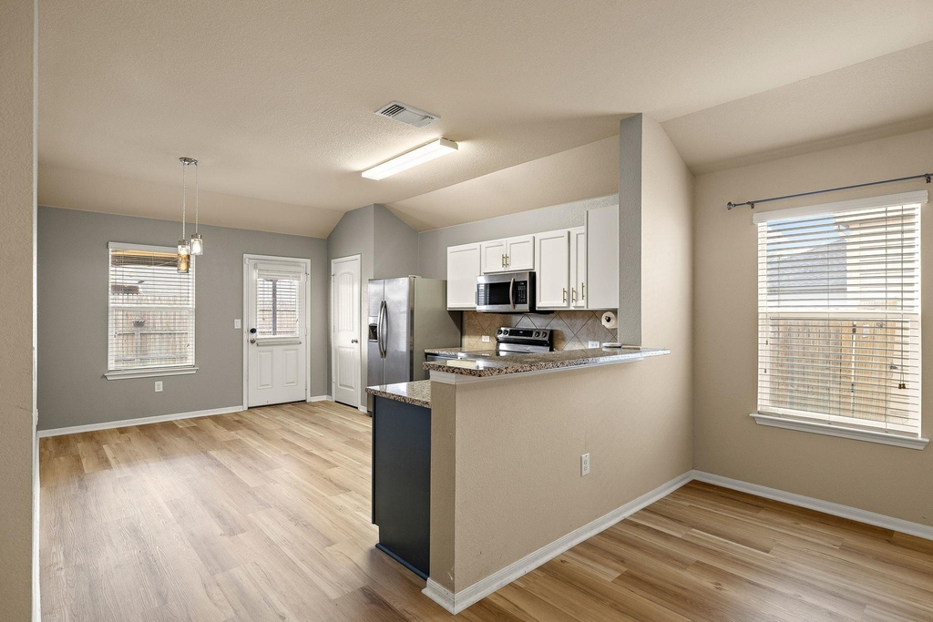 12105 Jamie Dr - Photo 11