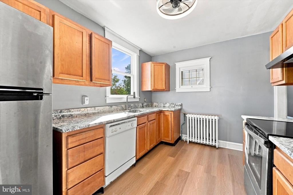 203 Barrett Street - Photo 9