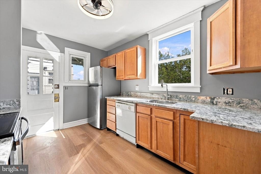 203 Barrett Street - Photo 7