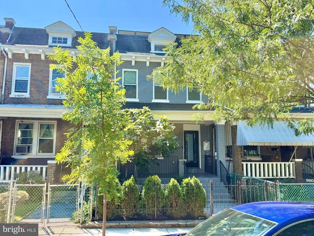 918 Hamilton Street Nw - Photo 0