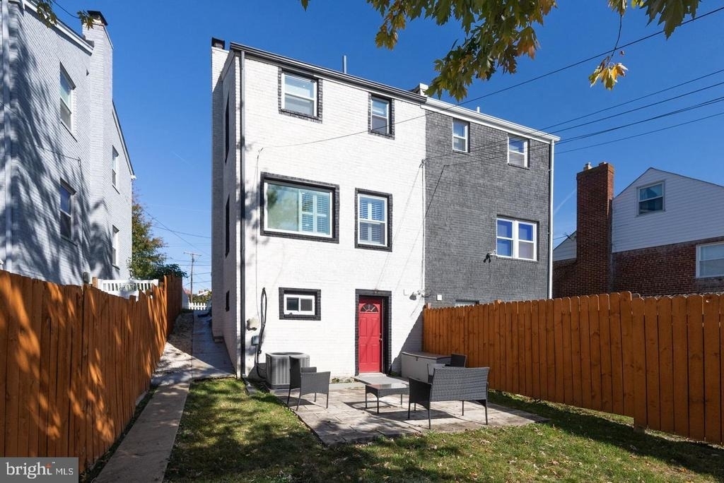 4355 G Street Se - Photo 4