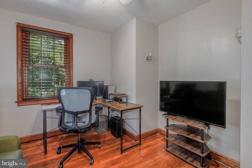 1909 33rd Se - Photo 24