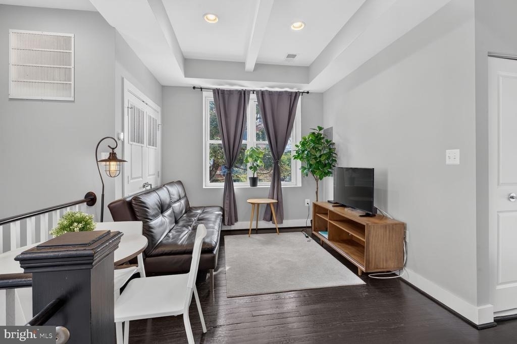 400 13th Street Ne - Photo 1
