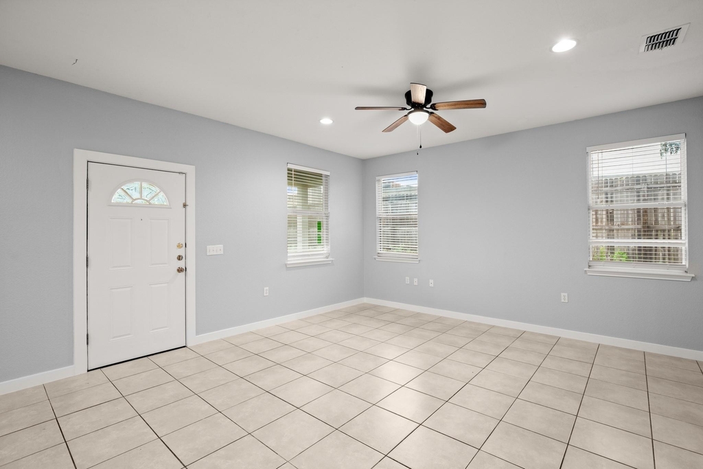 7617 Bennett Ave - Photo 3