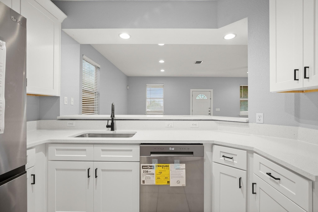 7617 Bennett Ave - Photo 9