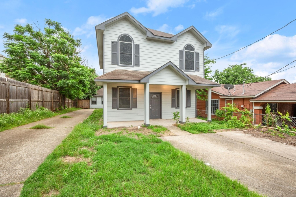 7617 Bennett Ave - Photo 0
